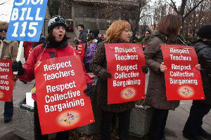 Image of Ontario teachers on strike